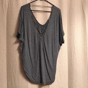 Buckle top- striped black and white